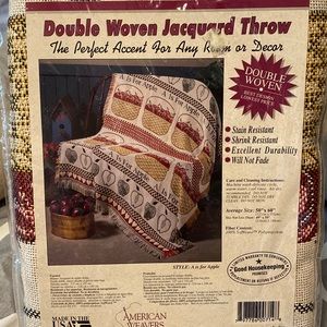 Apple theme woven jacquard throw new in package.